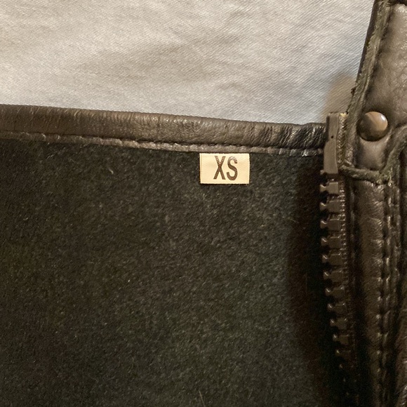 Equestrian horseback riding black leather half chaps - Picture 4 of 5